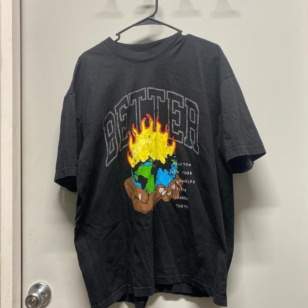 Better Gift Shop Graphic T-Shirt Mens Flaming Earth Black Large Excellent
